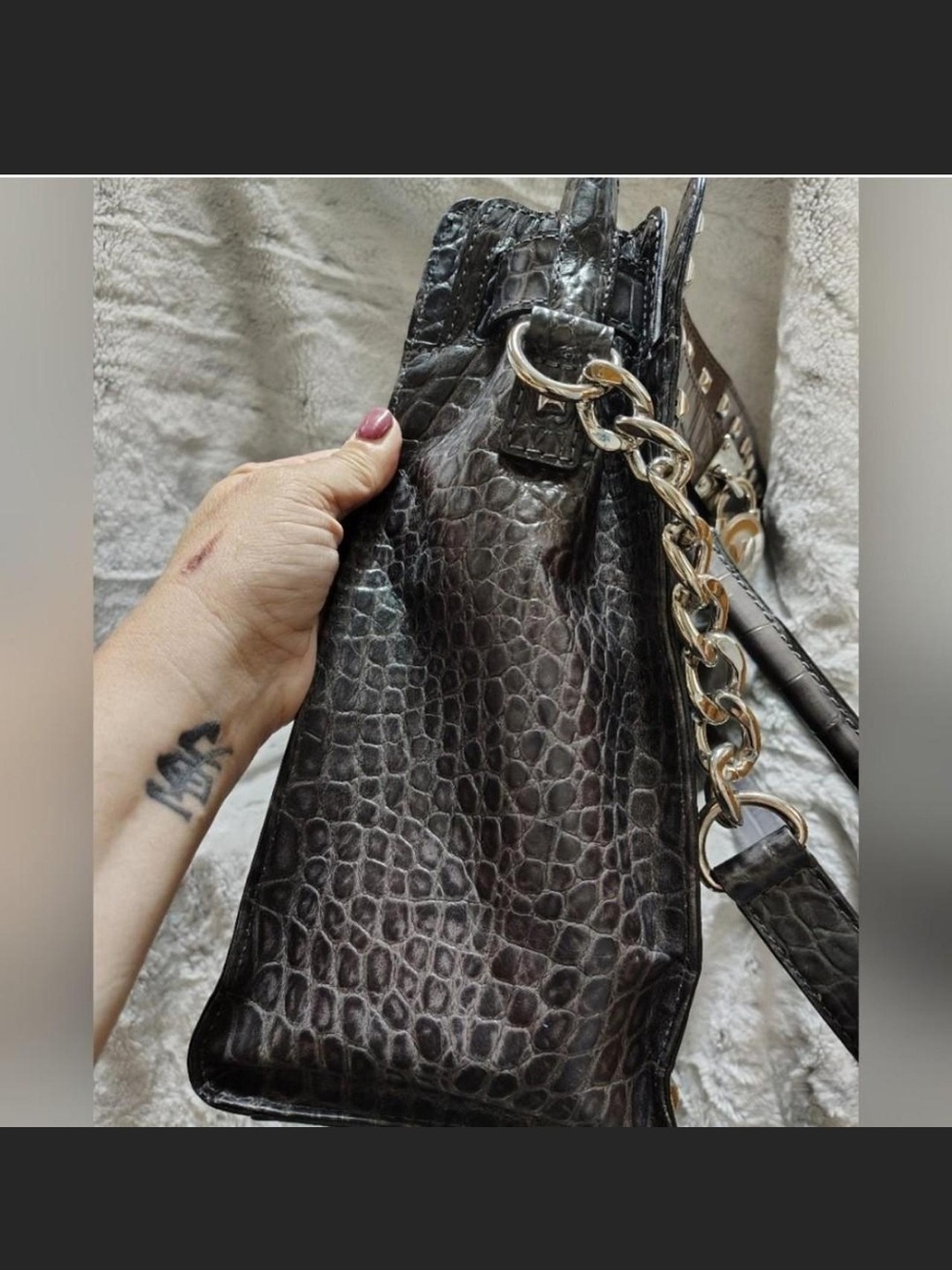 💢 Excellent Condition 💢MK Black & Gray 🩶 Croc-Embossed Stud Large Hamilton - Picture 5 of 8